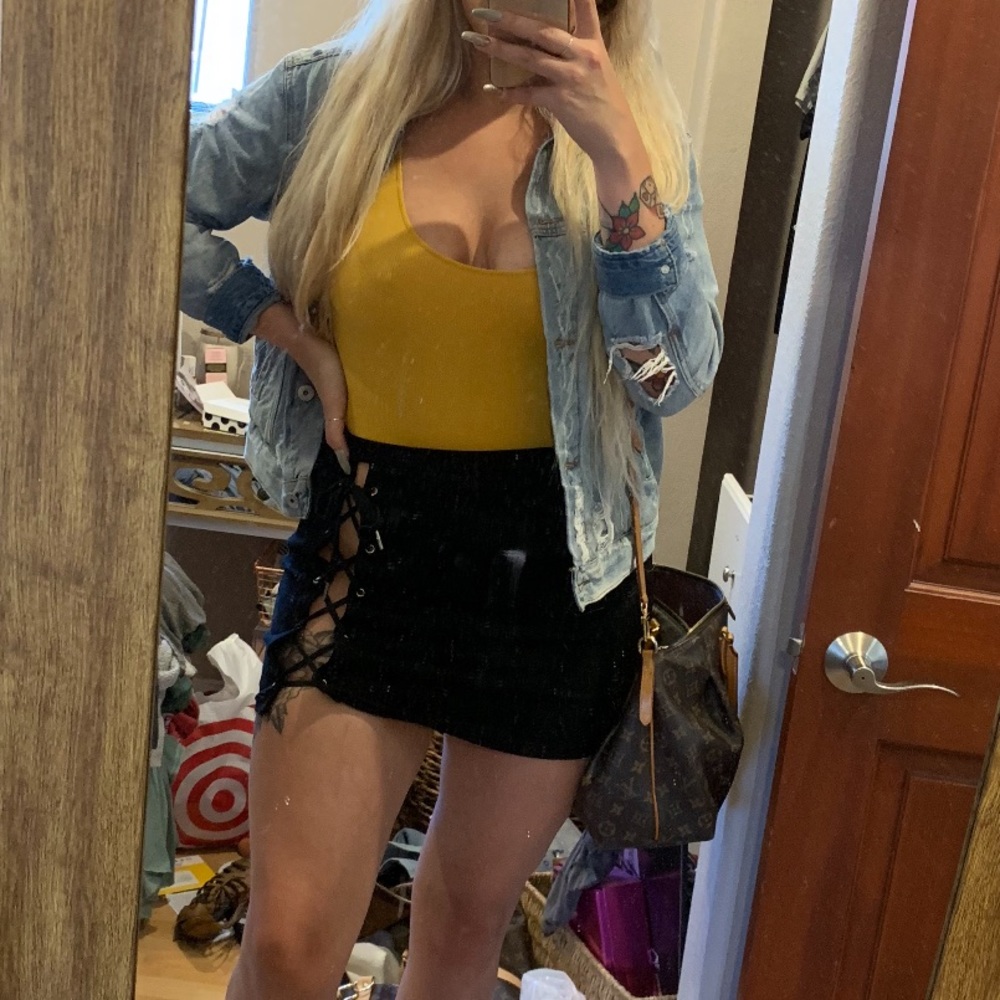 ❌SOLD❌Faux Suede Lace Up Skirt - Picture 4 of 5